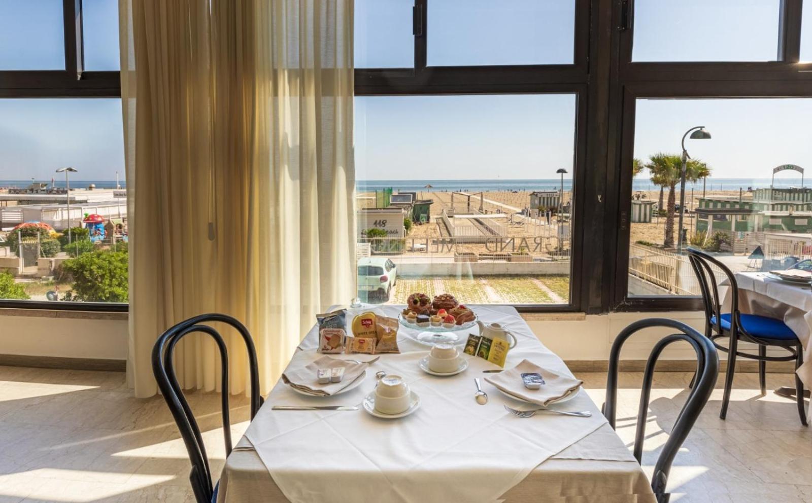 Grand Meeting Hotel Rimini Exterior photo